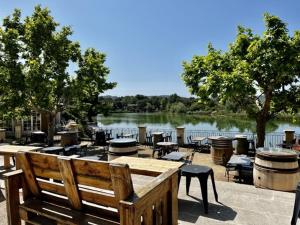 Maisons de vacances Maison de Vacances en Provence avec Piscine, Golf a Proximite, Fibre et Linge Haut de Gamme - FR-1-658-9 : photos des chambres