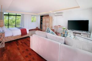 Studio Có Ban Công (Studio with Balcony)