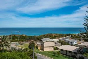 Ocean Vista Large Modern Home With Ocean Views - Guilderton