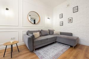 Lewartowskiego Luxury Lovely Apartment by BookingHost
