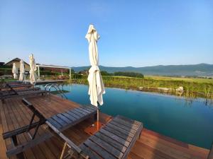 Glamping Maleric with Natural Pool