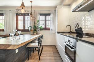 Spacious apartment next to Plaza de la Merced by REMS