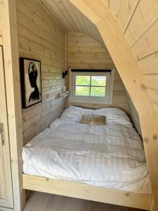 LODGE, een super knus tiny house, nabij vaarwater en haven!