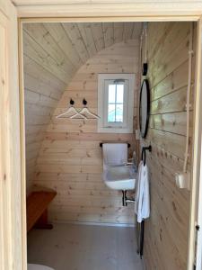 LODGE, een super knus tiny house, nabij vaarwater en haven!