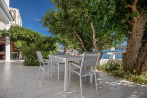 Beachfront Apartment with Seaview