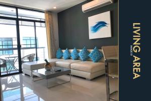 3 BR Amazing Condo with Private Rooftop Pool