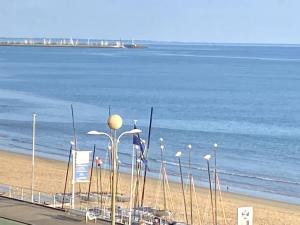 Appartements Pornichet la Baule Jupiter Merveilleux face mer pieds dans l'eau : photos des chambres