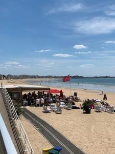 Appartements Pornichet la Baule Jupiter Merveilleux face mer pieds dans l'eau : photos des chambres