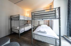 Quadruple Room with Shower room in Hotel Bristol