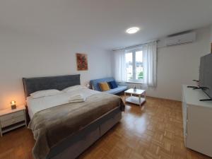 Apartment Zala with free parking Tour As Ljubljana