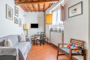 GuestHost - Settignano Quiet Apartment with Private Parking