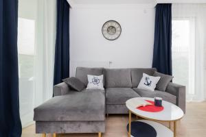 Apartment Redlowo & 2 bedrooms & Parking by Renters