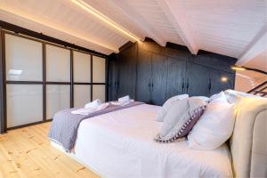 Art Loft Venetian Well Suite