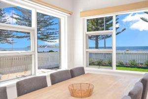 Saltys 4BRM Beachfront WIFI