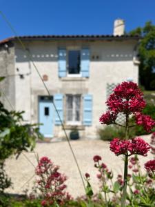 Maisons de vacances La Colline de Tilleul - Les Tilleuls - Pretty cottage near Aubeterre in idyllic location : photos des chambres