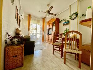 Apartamento en urbanizacion con piscina y jardin en Torrevieja 5 minutos de la playa