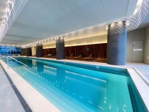 Astonishing Southbank Pearl Tower Residences near Crown Casino