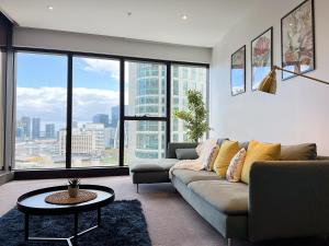 Astonishing Southbank Pearl Tower Residences near Crown Casino