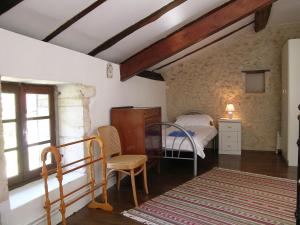 Maisons de vacances Totally Secluded Stone Cottage with Private Pool, 2 acres of Garden and Woodland : photos des chambres