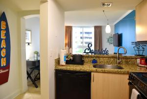 Relaxing Condo Hotel In The Grove, Free Parking