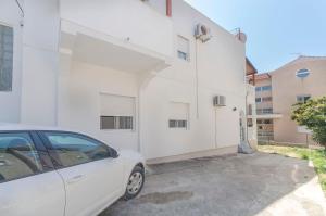 Apartments Katka near Blue beach