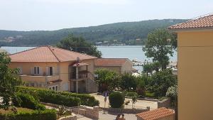 Apartment Cizici ,Best Place 100m zum Meer, Soline bay, insel-krk,de 