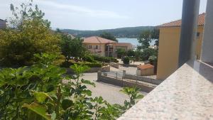 Apartment Cizici ,Best Place 100m zum Meer, Soline bay, insel-krk,de
