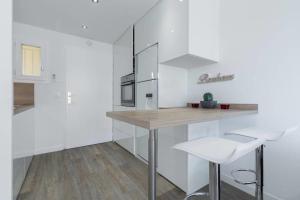 Haven of Peace 1-Br Terrace with Sea View & Pool