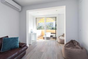 Haven of Peace 1-Br Terrace with Sea View & Pool