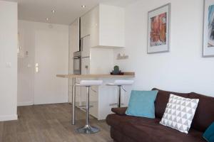 Haven of Peace 1-Br Terrace with Sea View & Pool