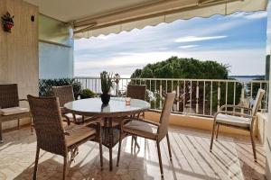 4-Room Apartment with Terrace & Sea View 5-Minute Walk to the Beach