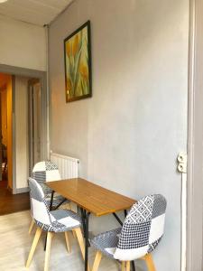 Appartements LE ORANGE - Confort - Wifi - Entre Gare et Centre : photos des chambres