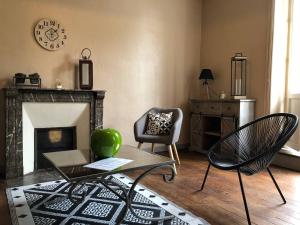 Appartements LE ORANGE - Confort - Wifi - Entre Gare et Centre : photos des chambres