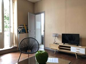 Appartements LE ORANGE - Confort - Wifi - Entre Gare et Centre : photos des chambres