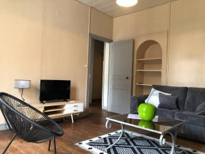 Appartements LE ORANGE - Confort - Wifi - Entre Gare et Centre : photos des chambres