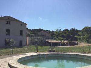 Maisons de vacances Batisse dans un domaine provencal : photos des chambres