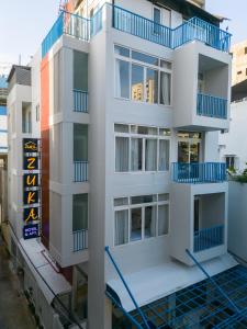 Zuka Hotel & Apartment