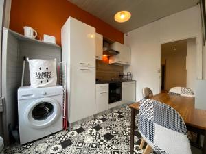 Appartements LE ORANGE - Confort - Wifi - Entre Gare et Centre : Appartement 1 Chambre