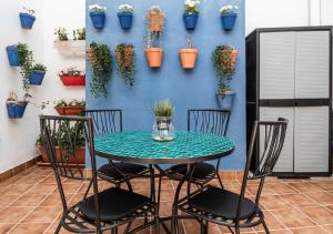 UrbanChicMalaga Historic Malaga with Quiet Patio