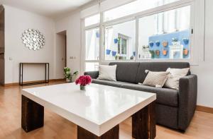 UrbanChicMalaga Historic Malaga with Quiet Patio