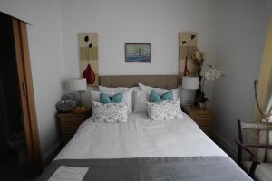 Single Room with Shower room in Marlborough Guest House B & B