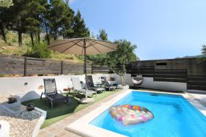 Luxury apartment Duće with private pool