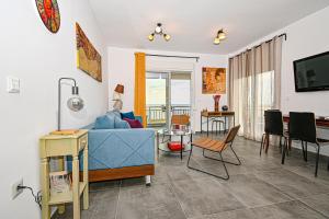 E & D family apartment by the sea