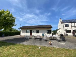 Cosy stable conversion between Sheffield & Leeds