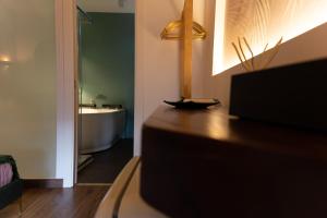 5 Sensi - Vasca Idromassaggio, Terrazzo, Fibra Ultraveloce, Parcheggio Coperto su Richiesta