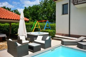 Villa Bisko with heated pool & jacuzzi