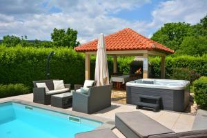 Villa Bisko with heated pool & jacuzzi