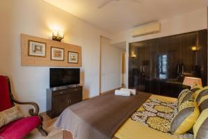 Stylish 2BHK apartment with highspeed WiFi & kitchen near Golf Course Road, GGN