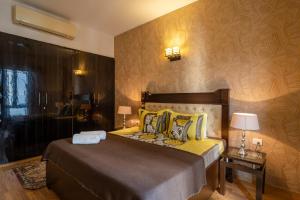 Hostie Enigma - luxury 2BR apt near Golf Course Road