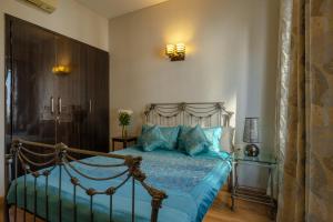 Stylish 2BHK apartment with highspeed WiFi & kitchen near Golf Course Road, GGN